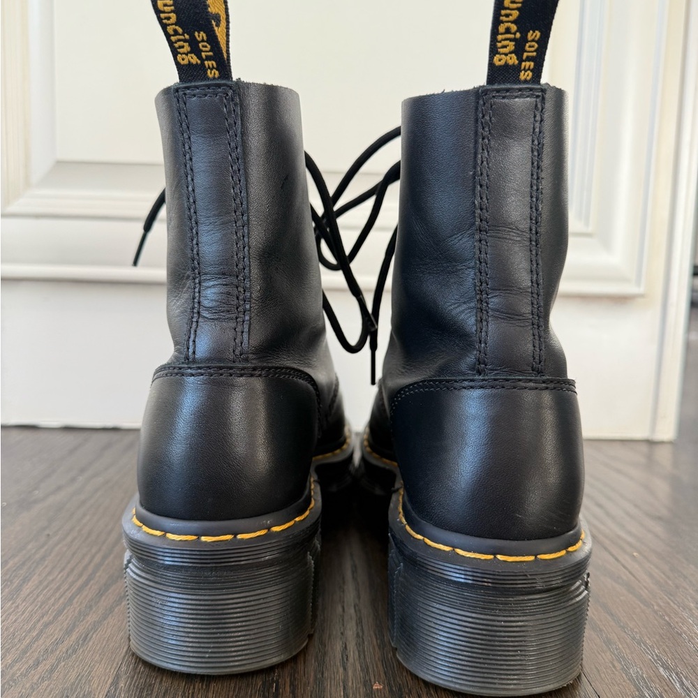 Dr. Martens Audrick 8-Eye Lace Boots sz. 7 womens - Picture 5 of 10